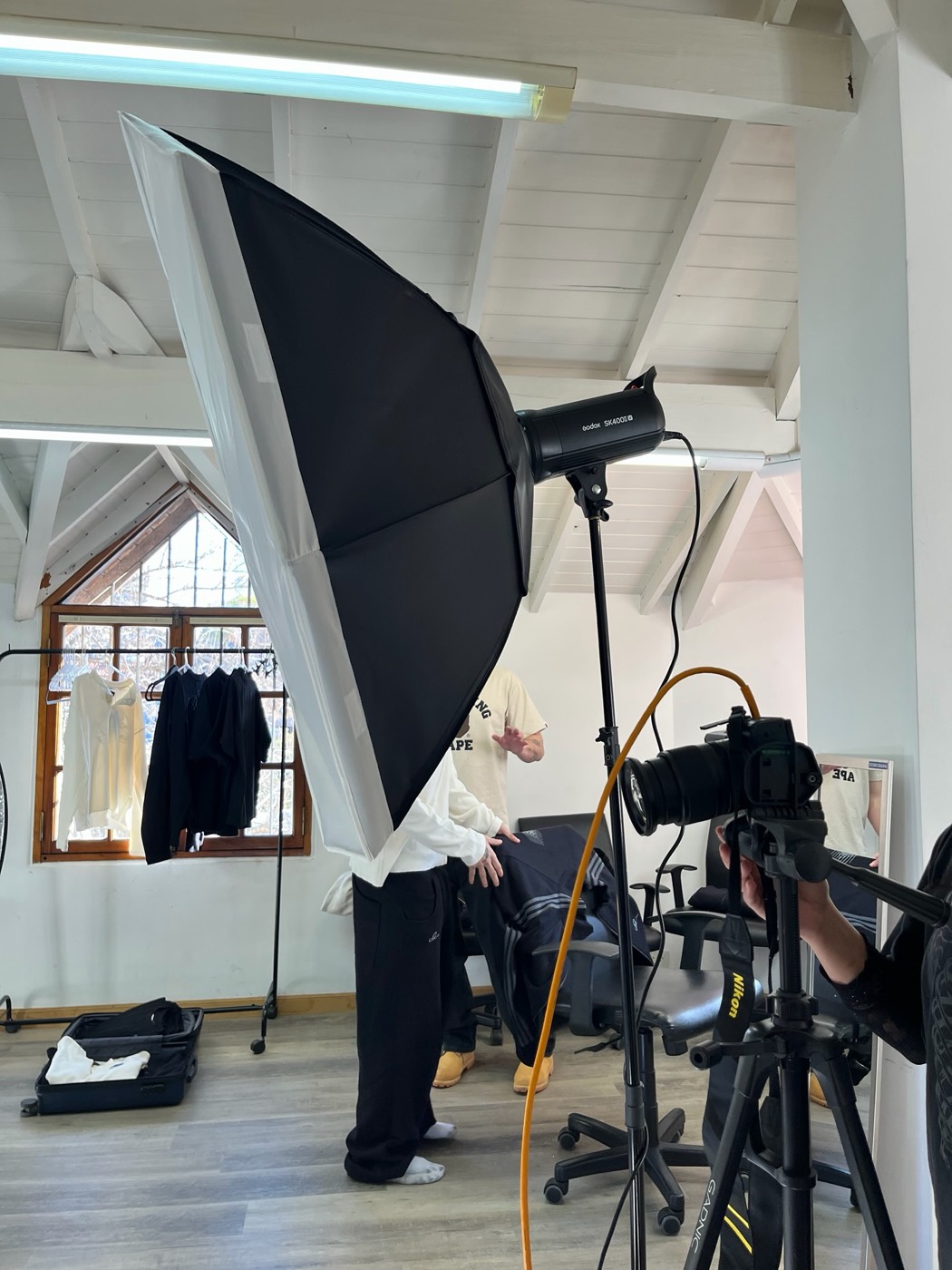 Fotografiando con un octabox durante un shoot